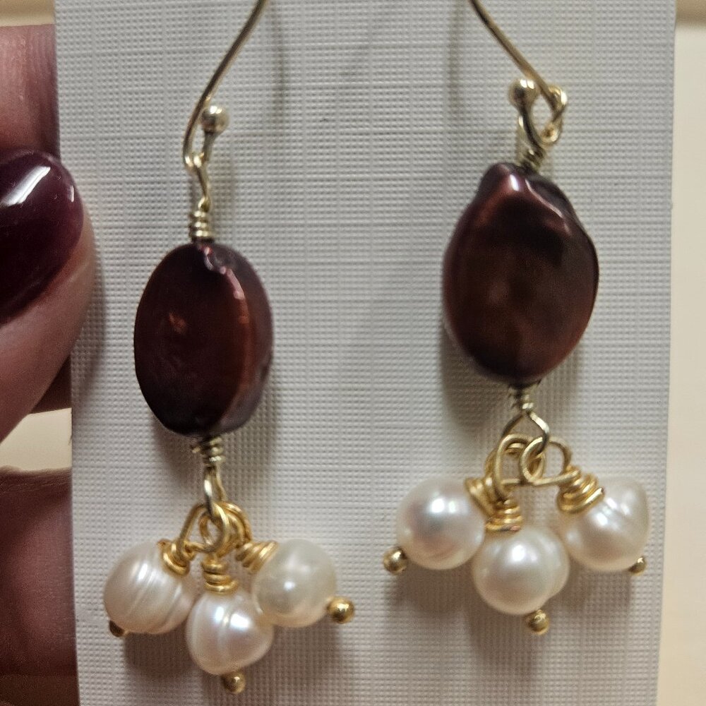 Earrings - Hanging pearls